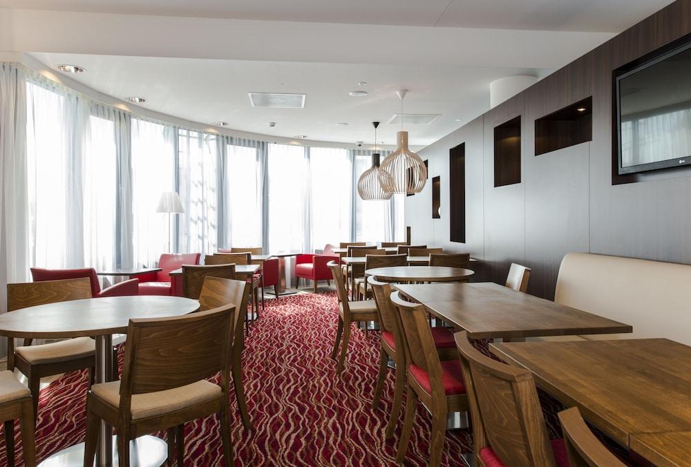 Hampton By Hilton Amsterdam Airport Schiphol 4*